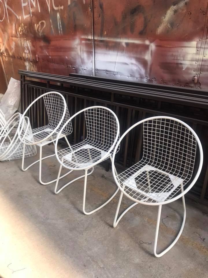 Mẫu 14 ghế chân sắt cafe sơn trắngMẫu 14 ghế chân sắt cafe sơn trắng