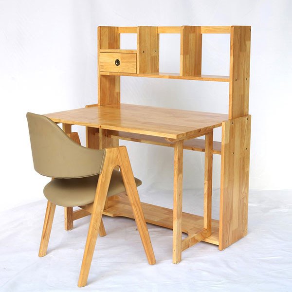Chiếc bàn gấp này có thể kết hợp với mọi loại ghế có kích thước 43-47cm