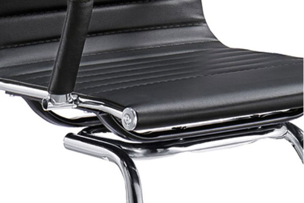 phần khung ghế Inox của ghế GL406 làm ghế chịu lực tốt và sức đàn hồi cao tạo cảm giác ngồi thoải mái